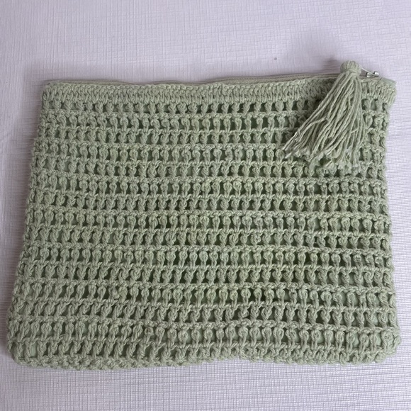 Noor-E-Noire Clutch_Handcrafted Crochet Lgt Green Clutch/Makeup Bag - Picture 3 of 9
